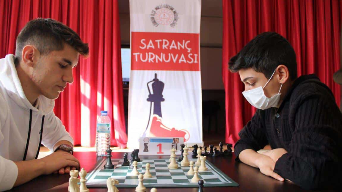 Okulumuz Öğrencisinden Satranç Turnuvasında Derece
